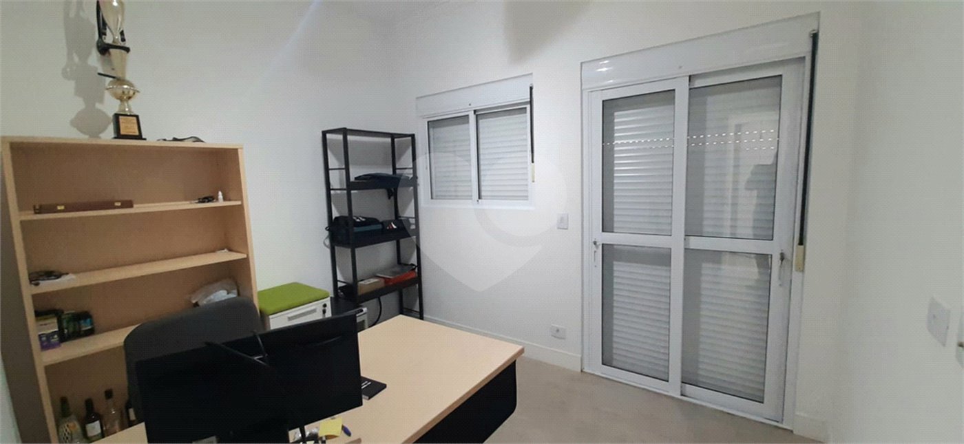 Casa à venda com 3 quartos, sendo 1 suíte, no condomínio Residencial Gran Veiga, São Paulo - SP