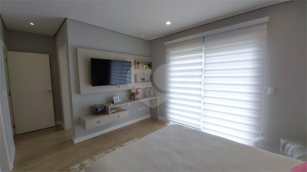 Casa à venda com 4 suítes no condomínio Figueira Garden, Atibaia - SP
