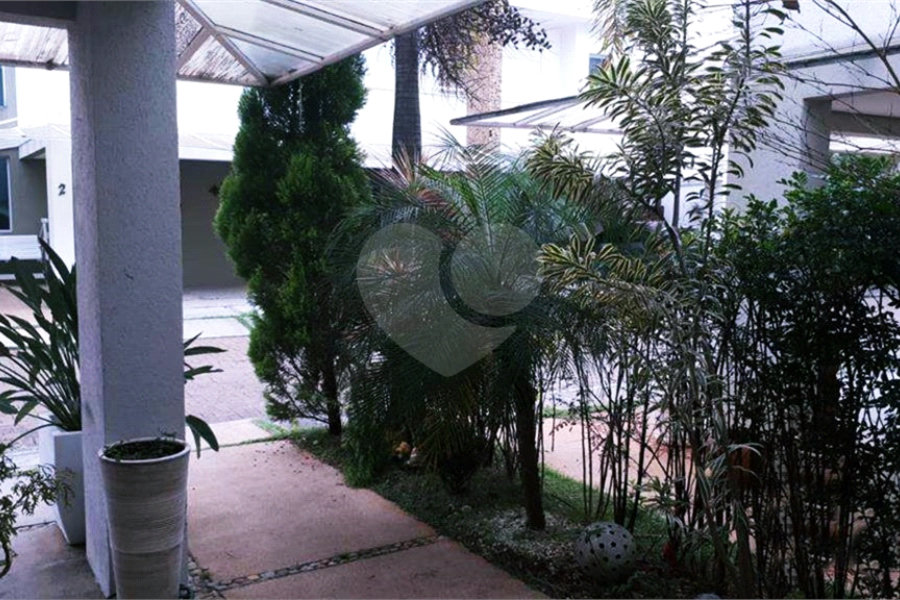 Casa à venda com 4 quartos, sendo 2 suítes, no condomínio Cond Residencial Villagio da Serra, São Paulo - SP