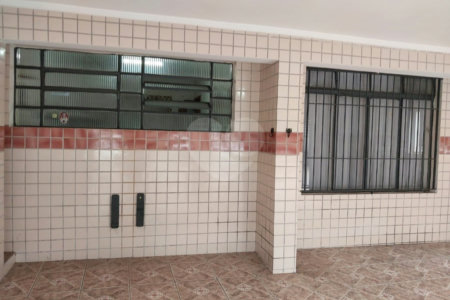 Sobrado à venda com 212 m², 2 quartos (suítes), 3 banheiros e 2 vagas de garagem, em São Caetano do Sul
