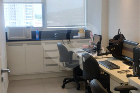Sala à venda em Vila Mogilar, Mogi das Cruzes, SP