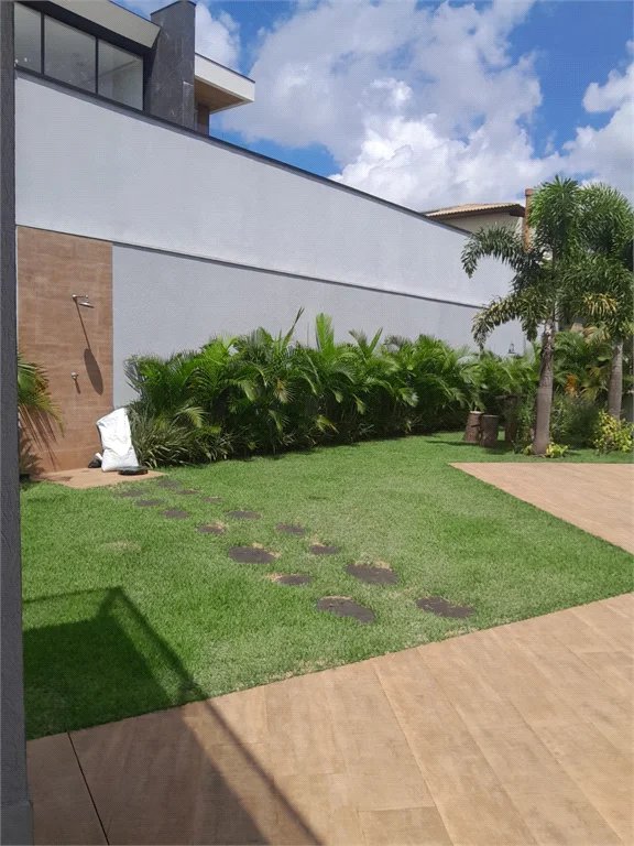 Casa à venda com 3 suítes em Moinho Velho, Cotia, SP