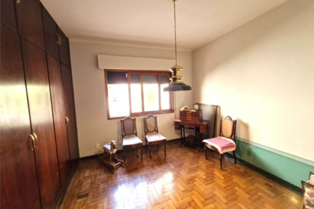 Casa à venda com 4 quartos, sendo 1 suíte,  em Granja Julieta, São Paulo, SP