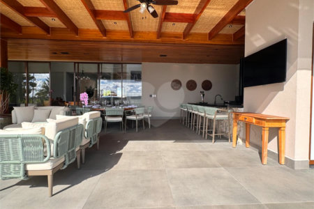 Casa à venda com 6 suítes no condomínio Vila Pinhal, Itirapina - SP