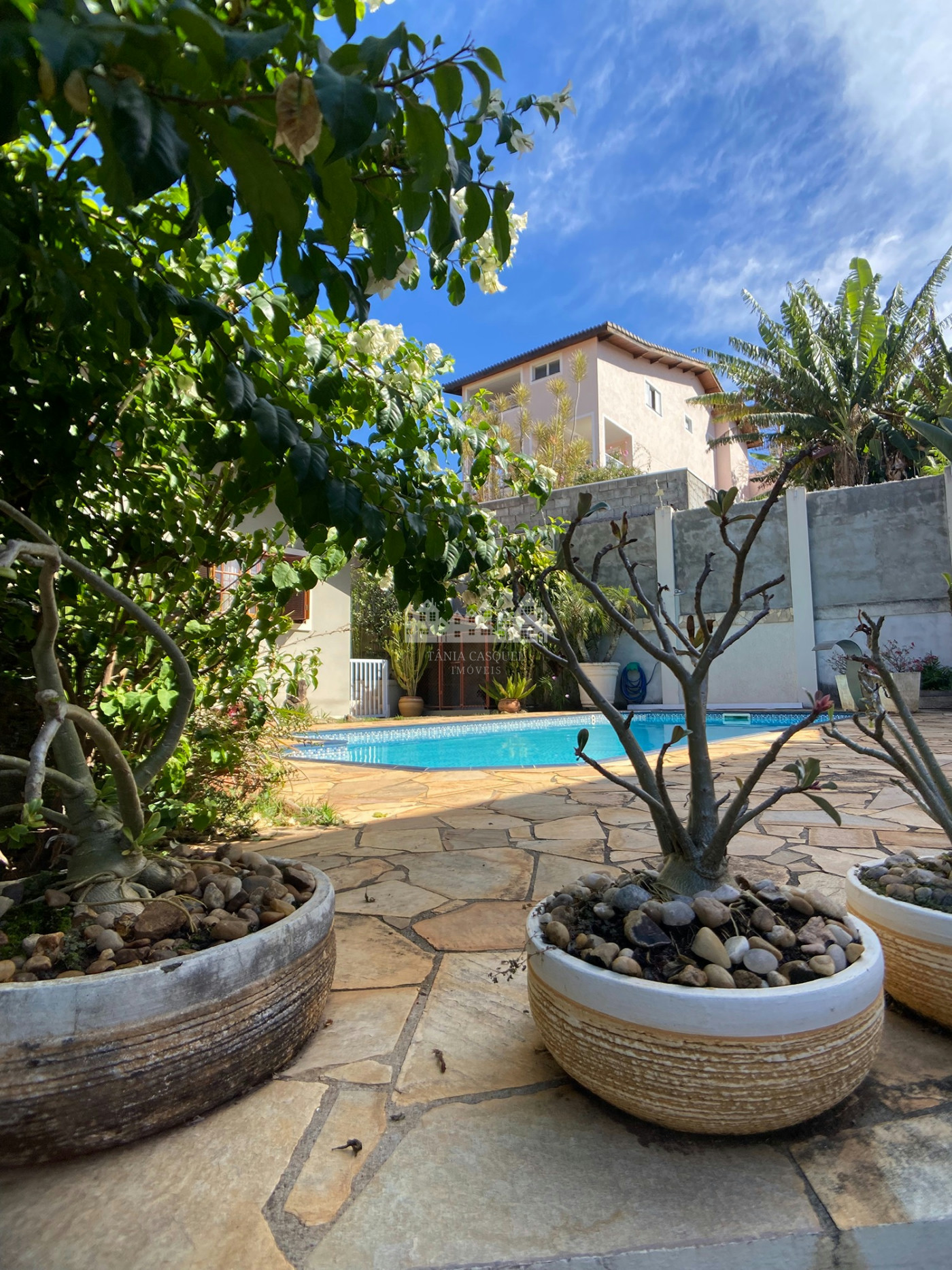 Casa à venda com 3 quartos, sendo 1 suíte, com vista deslumbrante em Recreio Maristela, Atibaia