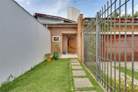 Casa Térrea à venda com 3 quartos, sendo 1 suíte, em Interlagos, São Paulo, SP