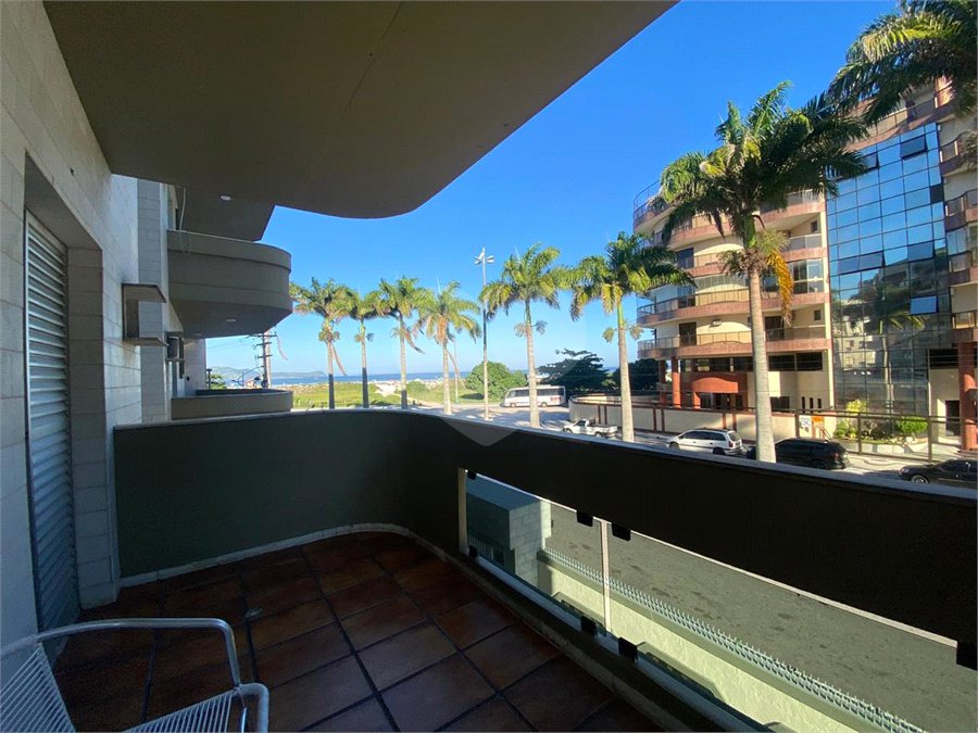 Apartamento à venda com 3 quartos, sendo 1 suíte,  em Vila Nova, Cabo Frio, RJ