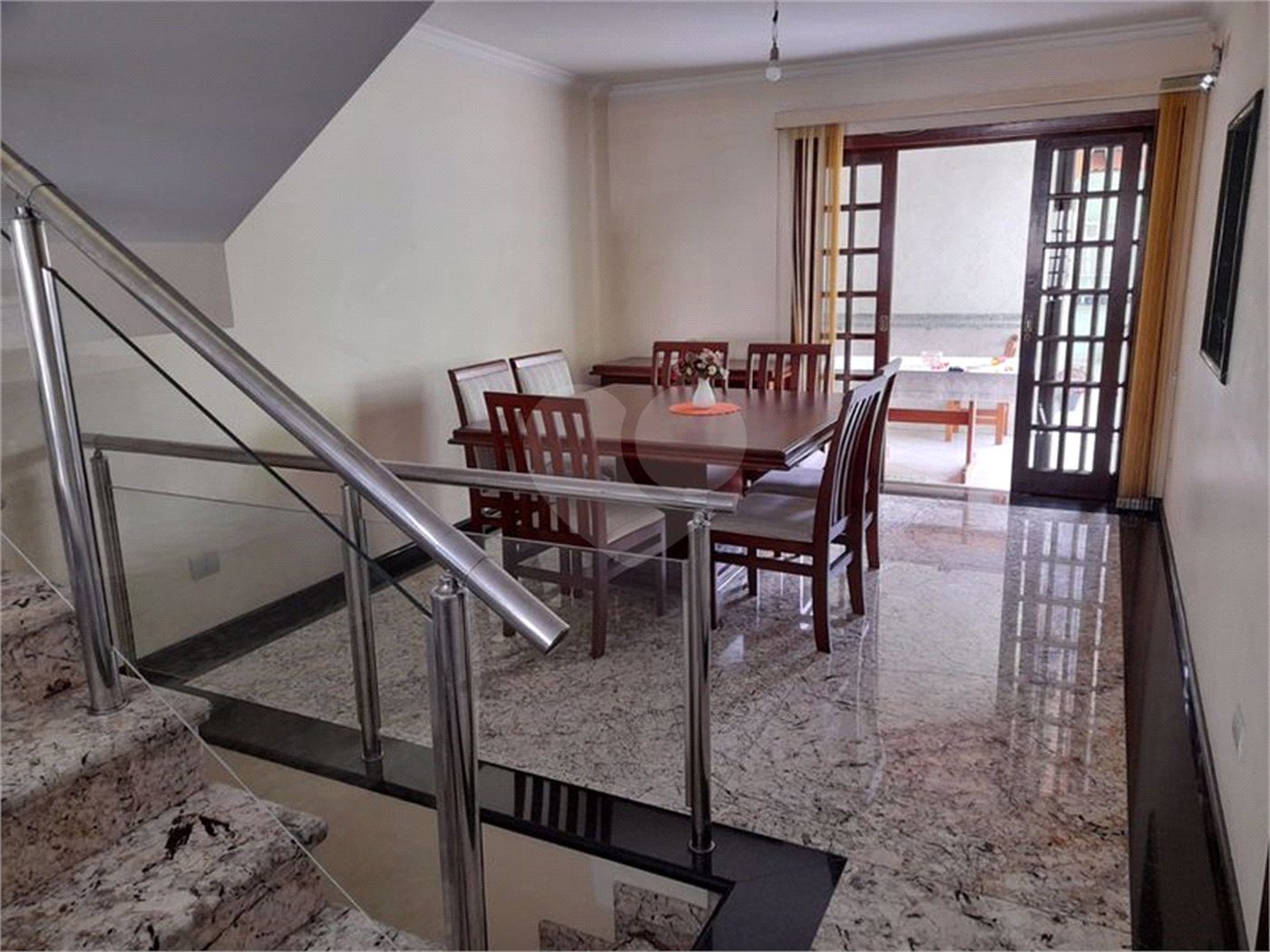 Sobrado à venda com 3 suítes em Vila Romero, São Paulo, SP