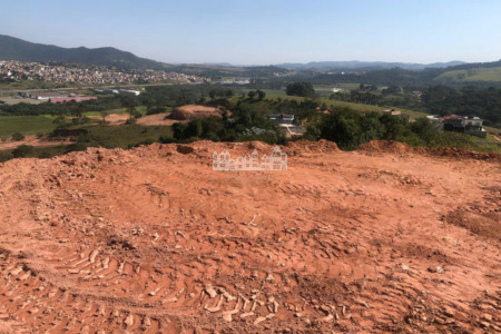 Terreno à venda no condomínio Alto da Floresta, Bom Jesus dos Perdões - SP