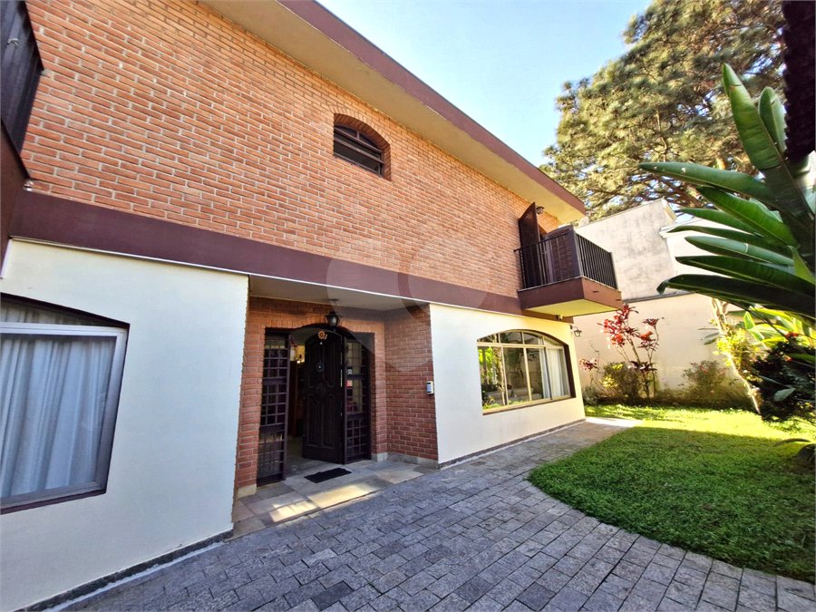 Casa à venda com 4 quartos, sendo 1 suíte, em Alto da Boa Vista, São Paulo, SP