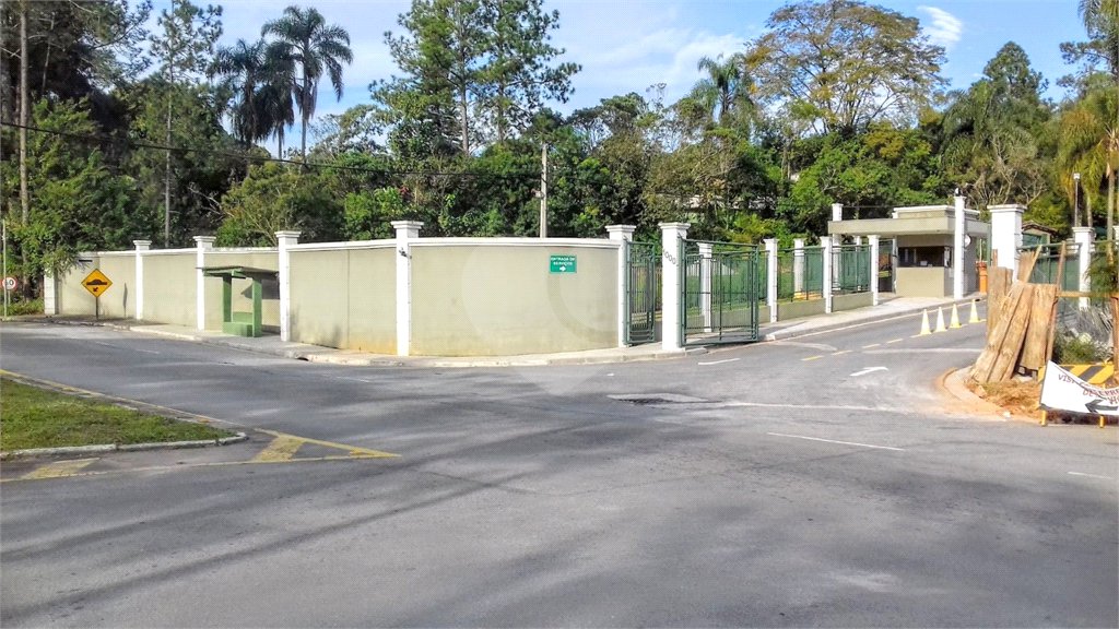 Casa à venda ou para alugar com 3 quartos, sendo 1 suíte, no condomínio Alpes de Caieiras, Caieiras - SP