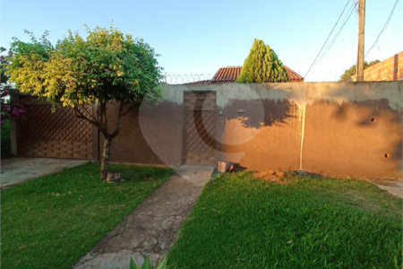 Casa à venda com 3 quartos em Parque dos Ipês I, Ponta Porã, MS