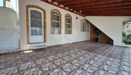 Casa à venda com 2 quartos, sendo 1 suíte, em Vila Assis, Sorocaba, SP