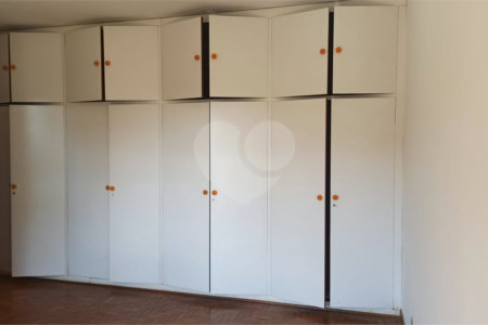 Casa à venda com 4 quartos, sendo 1 suíte, em Vila Santista, Atibaia, SP