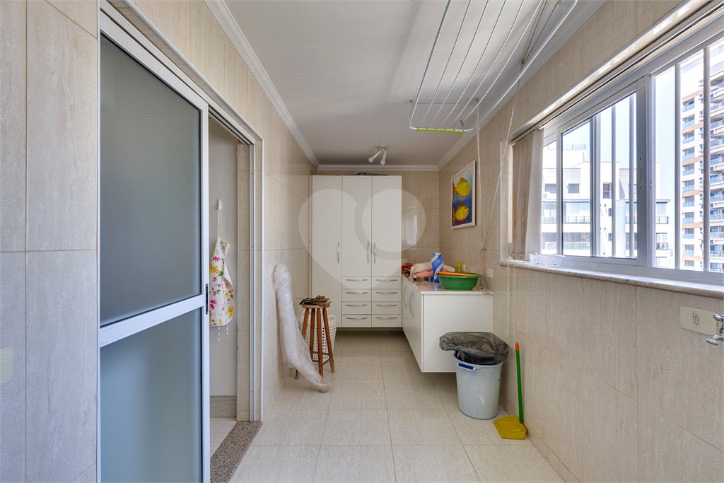 Apartamento à venda com 4 quartos, sendo 1 suíte, em Alto da Boa Vista, São Paulo, SP