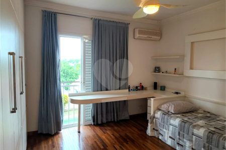 Casa Térrea à venda com 4 quartos, sendo 3 suítes, em Jardim Morumbi, São Paulo, SP