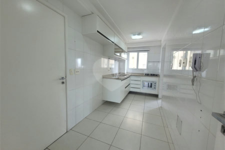Apartamento à venda com 3 suítes no Centro, Santo André, SP