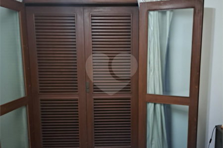 Sobrado à venda com 4 quartos, sendo 2 suítes, em Vila José Bonifácio, Araraquara, SP