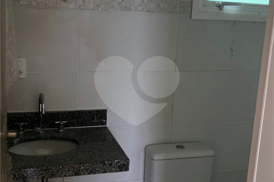 Casa à venda com 3 quartos, sendo 1 suíte, no condomínio Marfi Iii- Fase Iii, Bom Jesus dos Perdões - SP
