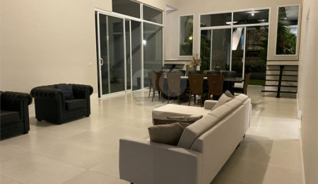 Casa à venda com 3 suítes no condomínio Jardim Primavera, Louveira - SP