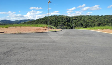 Terreno à venda no condomínio Portal Lamis, Bom Jesus dos Perdões - SP