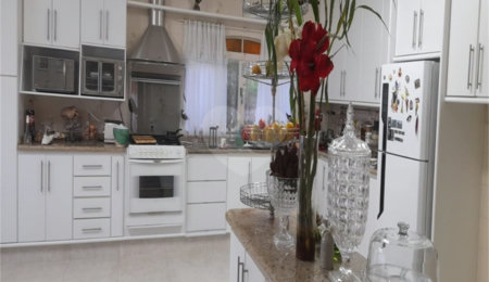 Casa à venda com 4 quartos, sendo 1 suíte,  em Limão, São Paulo, SP