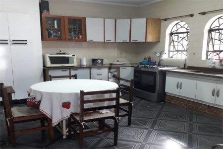 Hotel à venda com 15 quartos, sendo 4 suítes,  no Centro (canguera), São Roque, SP