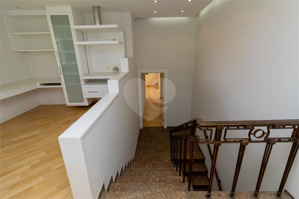 Sobrado à venda com 6 quartos, sendo 4 suítes,  em Alto da Lapa, São Paulo, SP