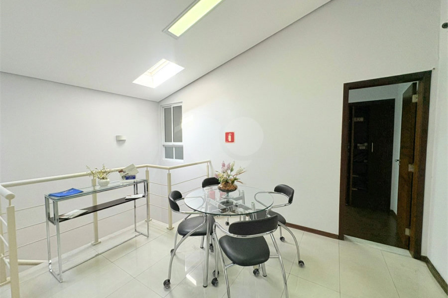 Sobrado à venda com 4 quartos em Santana, São Paulo, SP