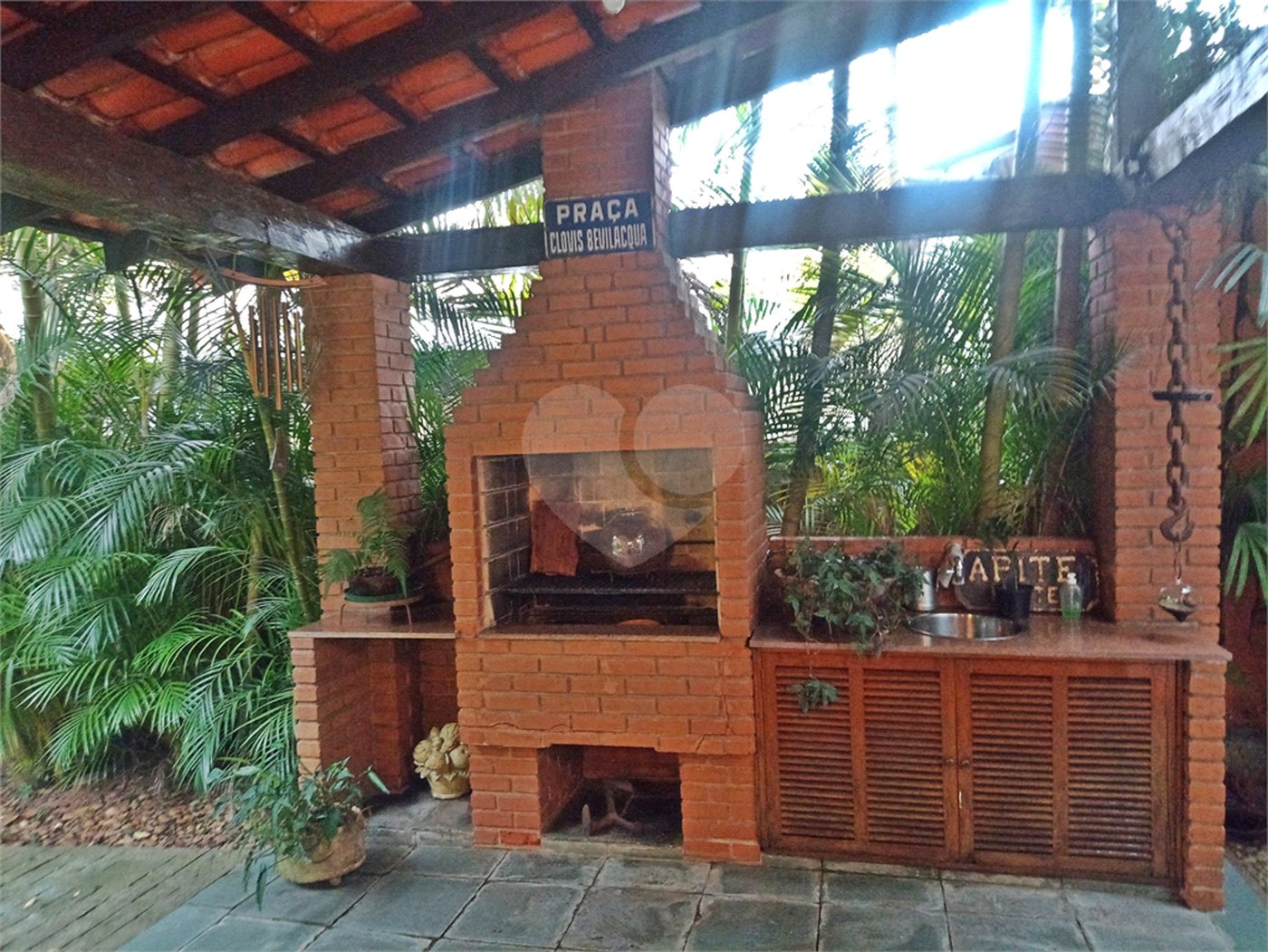 Casa à venda com 4 quartos, sendo 2 suítes,  em Morumbi, São Paulo, SP