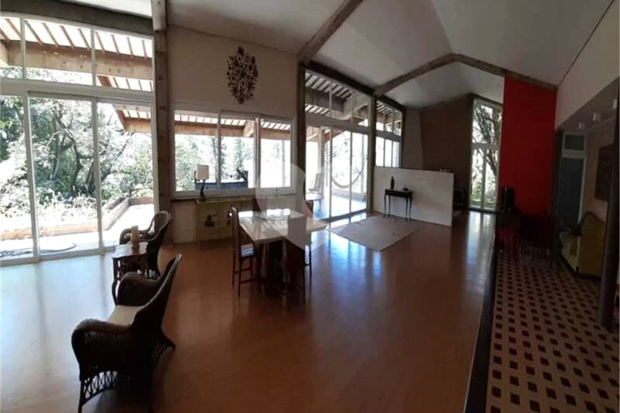 Casa à venda com 6 quartos, sendo 3 suítes,  em Serra da Cantareira, Mairiporã, SP