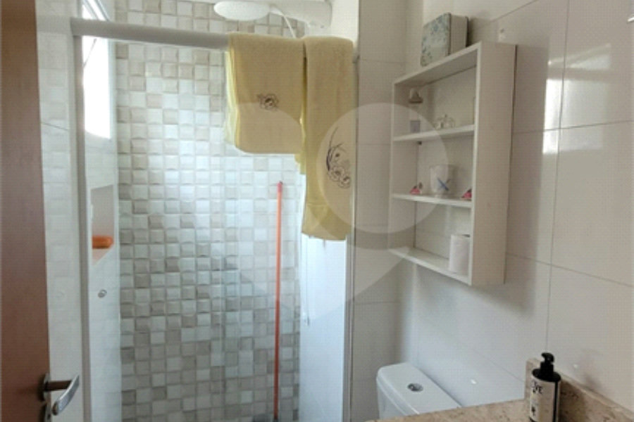Casa à venda com 2 suítes no condomínio Residencial Sophia, São Paulo - SP
