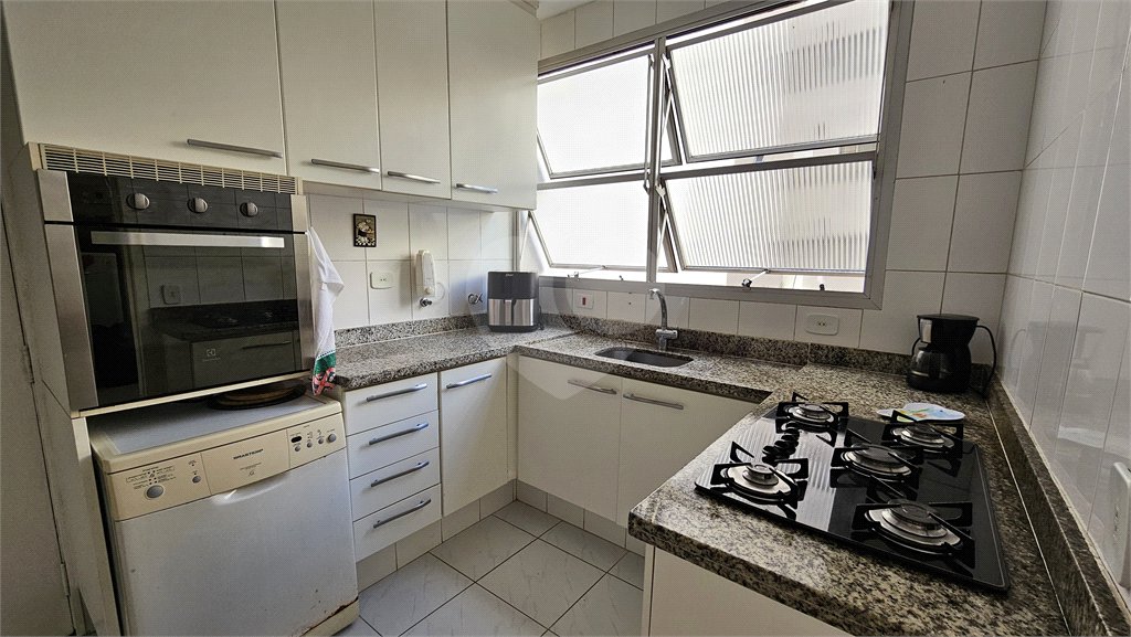 Apartamento à venda com 3 quartos, sendo 1 suíte, em Moema, São Paulo, SP