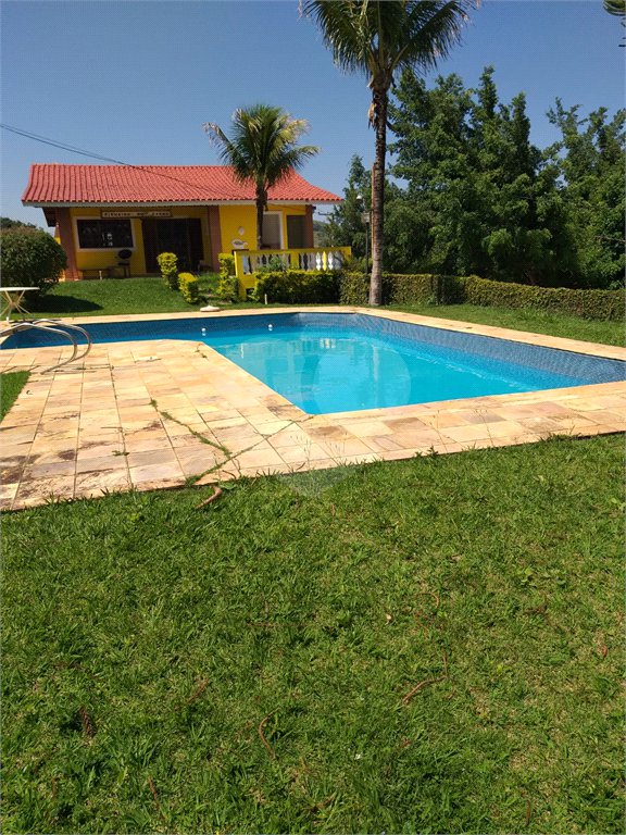 Chácara à venda com 4 quartos, sendo 2 suítes,  em Batatuba, Piracaia, SP