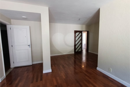 Apartamento à venda com 4 quartos, sendo 1 suíte, em Tijuca, Rio de Janeiro, RJ