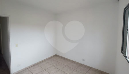 Casa à venda com 3 quartos, sendo 1 suíte, em Jardim Santo Elias, São Paulo, SP