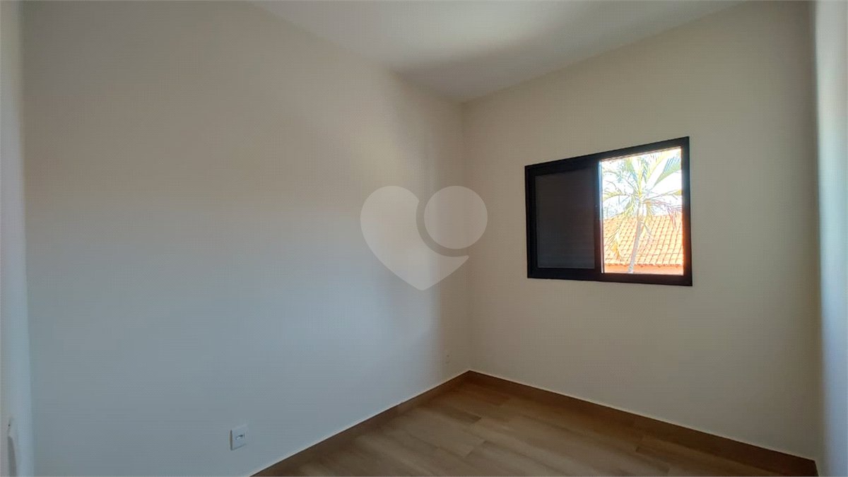 Casa de Vila à venda com 3 quartos, sendo 1 suíte,  em Éden, Sorocaba, SP