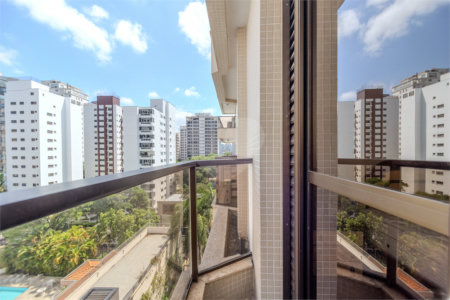 Apartamento à venda com 3 suítes em Moema, São Paulo, SP