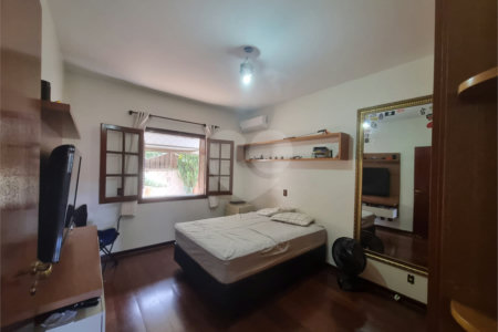 Sobrado à venda com 3 quartos, sendo 1 suíte,  em Vila Trujillo, Sorocaba, SP
