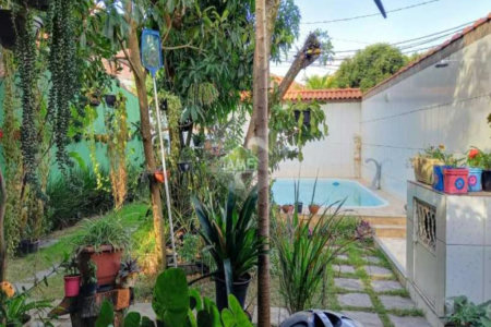 Casa à venda com 3 quartos, sendo 1 suíte, em Santíssimo, Rio de Janeiro, RJ