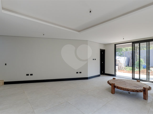 Casa à venda com 4 suítes no condomínio Reserva Robélia, São Paulo - SP