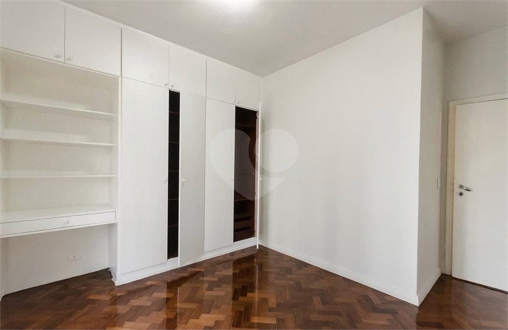 Apartamento à venda com 4 quartos, sendo 1 suíte, em Lagoa, Rio de Janeiro, RJ