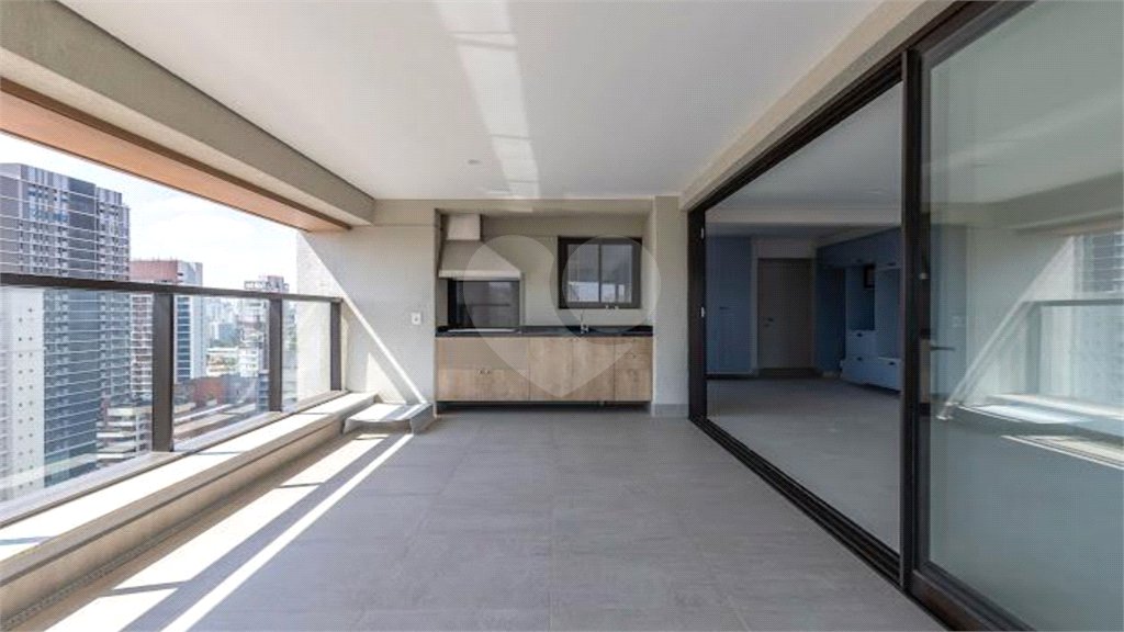 Apartamento à venda com 3 suítes em Moema, São Paulo, SP