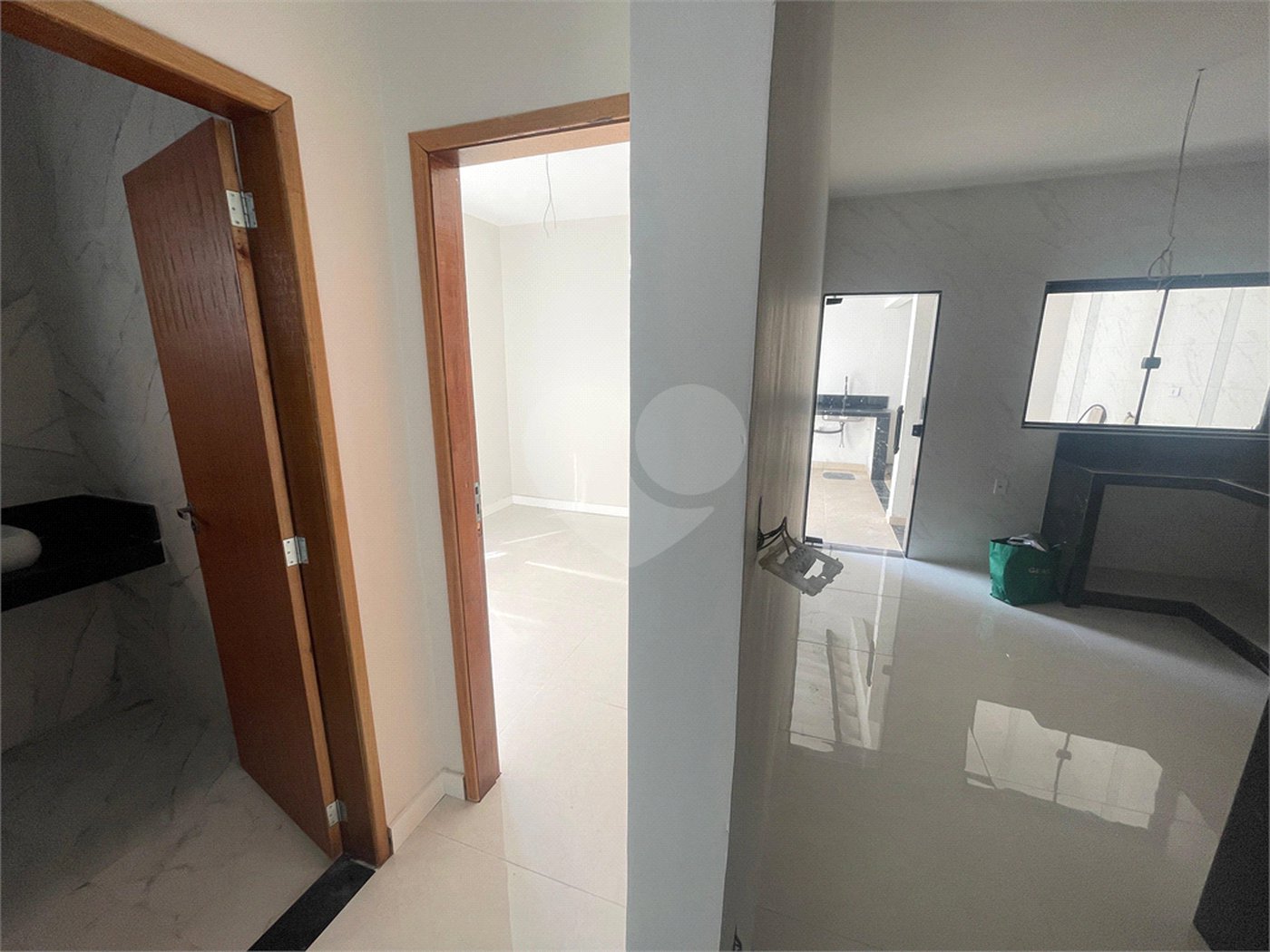 Casa à venda com 4 quartos, sendo 1 suíte, em Campo Grande, Rio de Janeiro, RJ