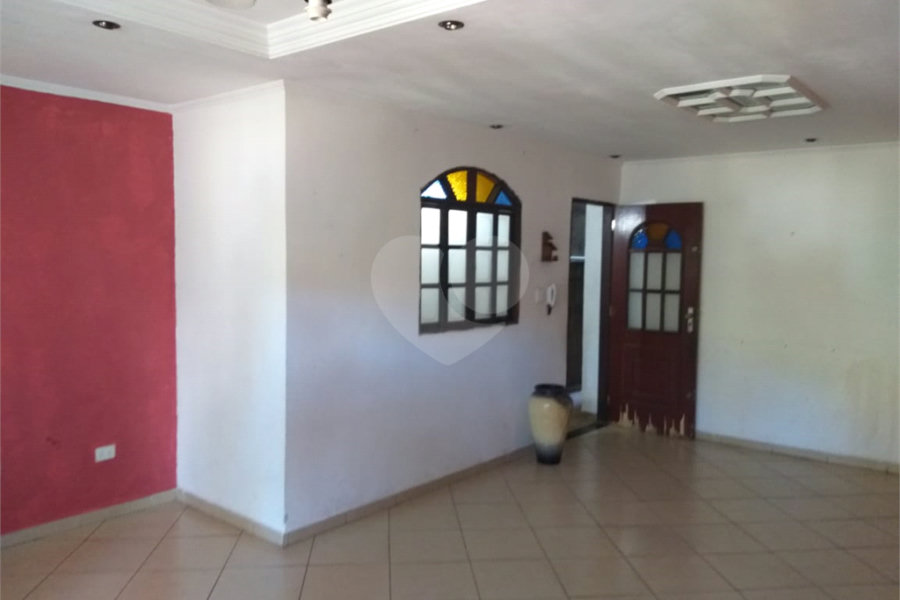 Sobrado à venda com 3 quartos, sendo 1 suíte, em Tremembé, São Paulo, SP