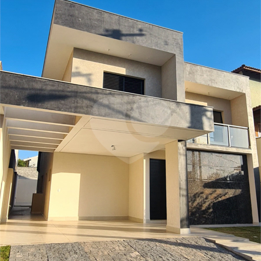 Casa à venda com 3 suítes no condomínio Loteamento Recanto dos Paturis, Vinhedo - SP