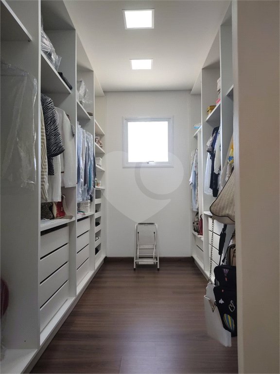 Casa à venda com 3 suítes no condomínio Estância Marambaia, Vinhedo - SP