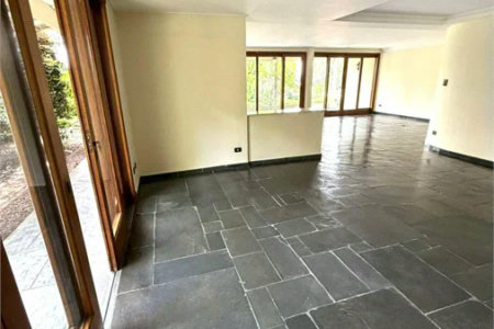 Sobrado à venda com 5 quartos, sendo 3 suítes, em Jardim Leonor, São Paulo, SP
