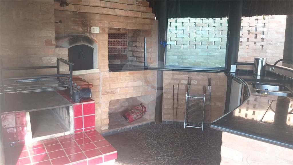 Casa à venda com 5 quartos, sendo 2 suítes, no condomínio Vinhas da Vista Alegre - Lado Sede, Vinhedo - SP