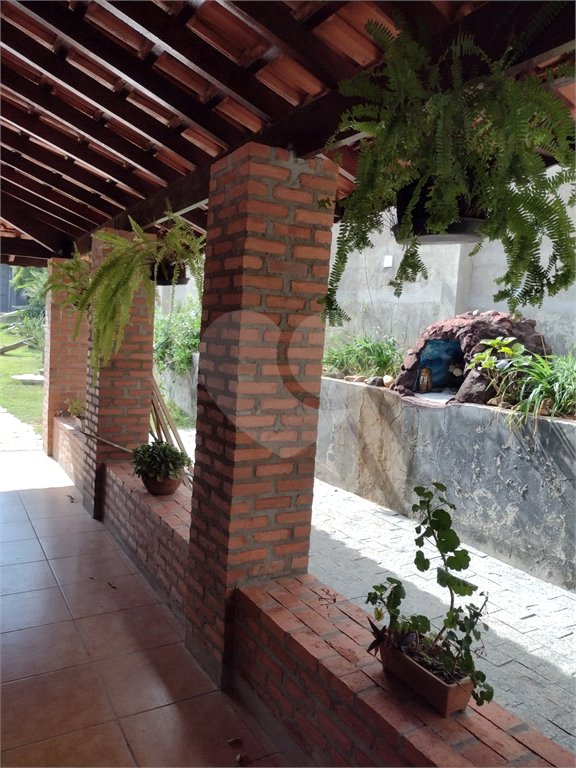 Casa à venda com 3 quartos, sendo 1 suíte, no condomínio Acmti - Colinas do Mosteiro, Terras de Itaici e Recanto dos Pássaros, Indaiatuba - SP